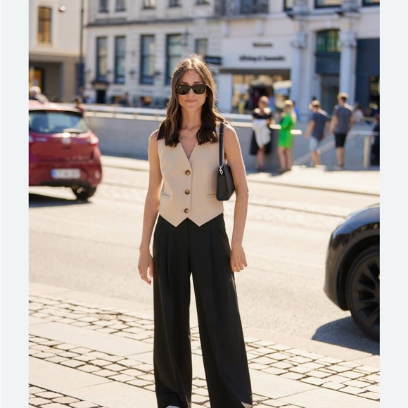 Style Ideas ~ Vests - Picture 8 of 12